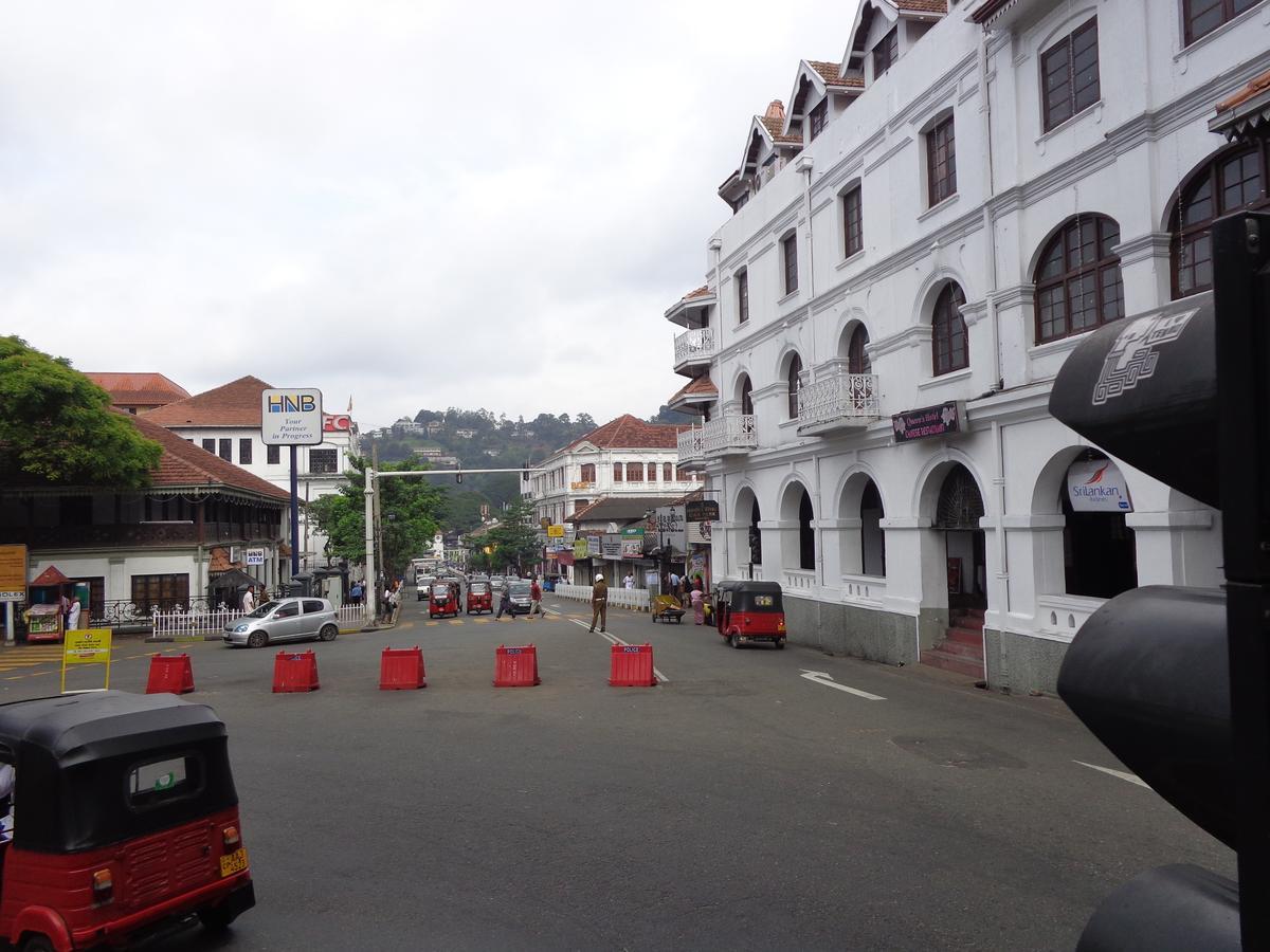 Cirute' Talwatte, Kandy Extérieur photo